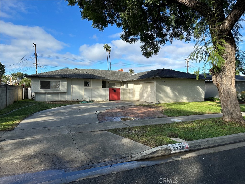 2320 N Hathaway