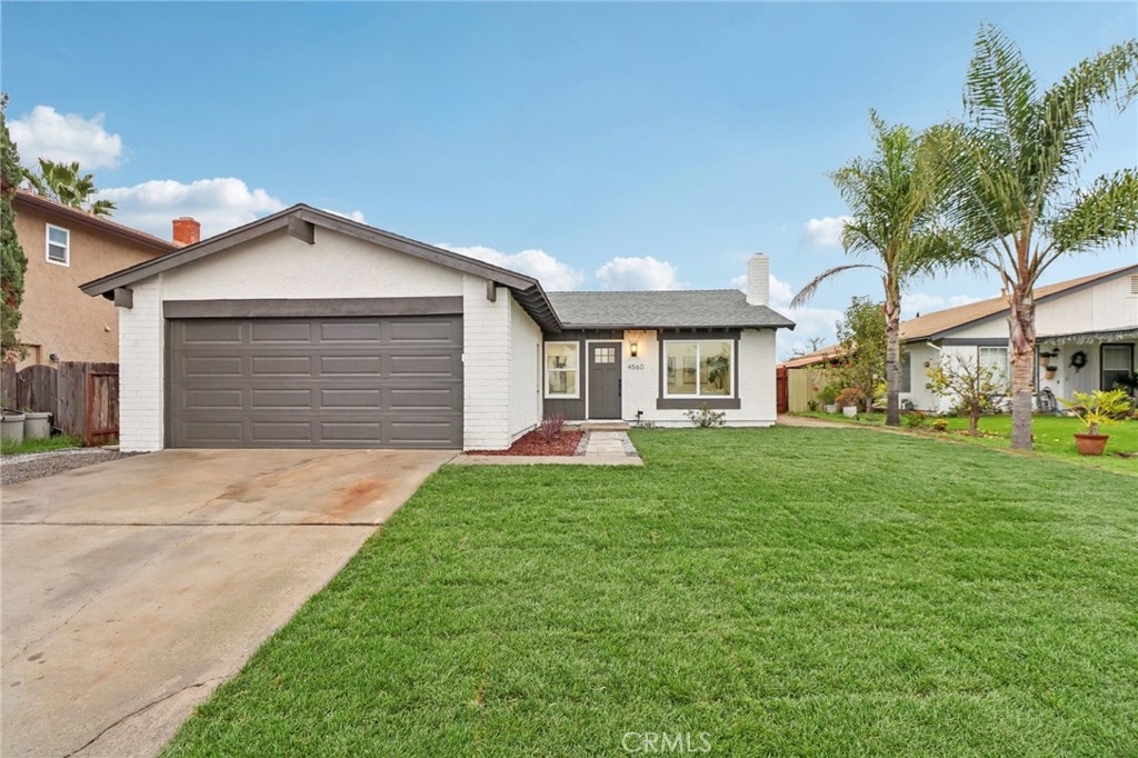 4560 Calle Del Palo