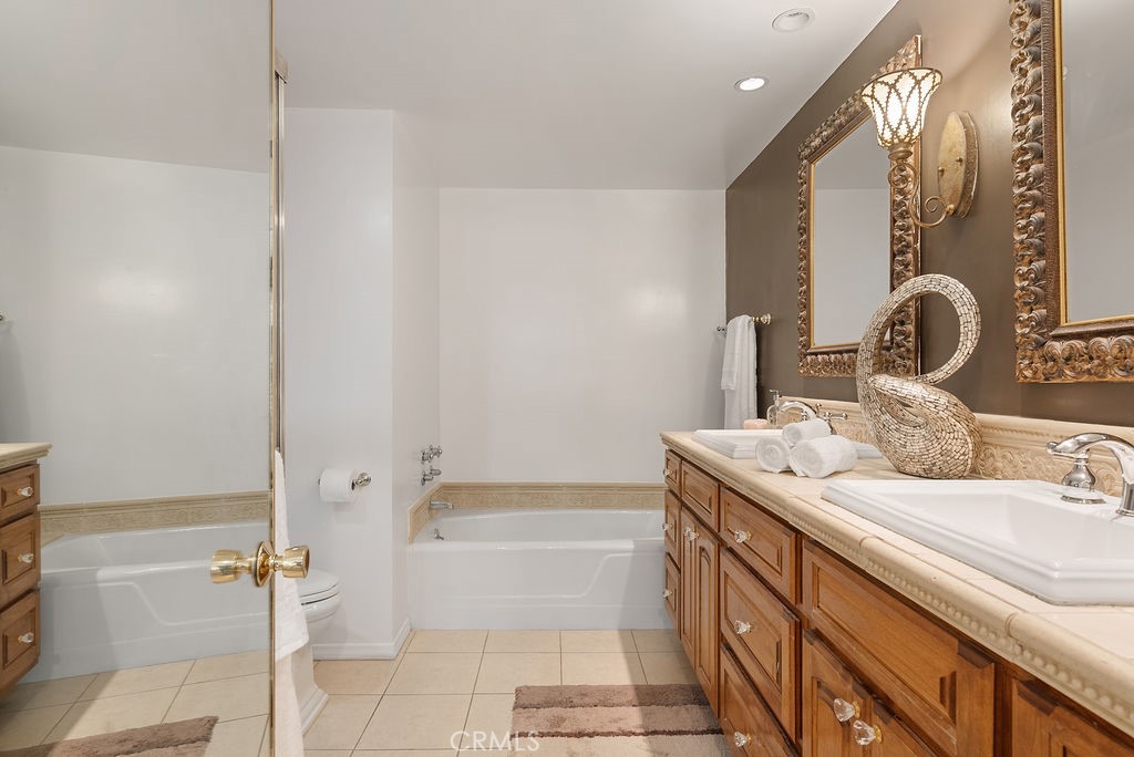 419 N Oakhurst Drive 102