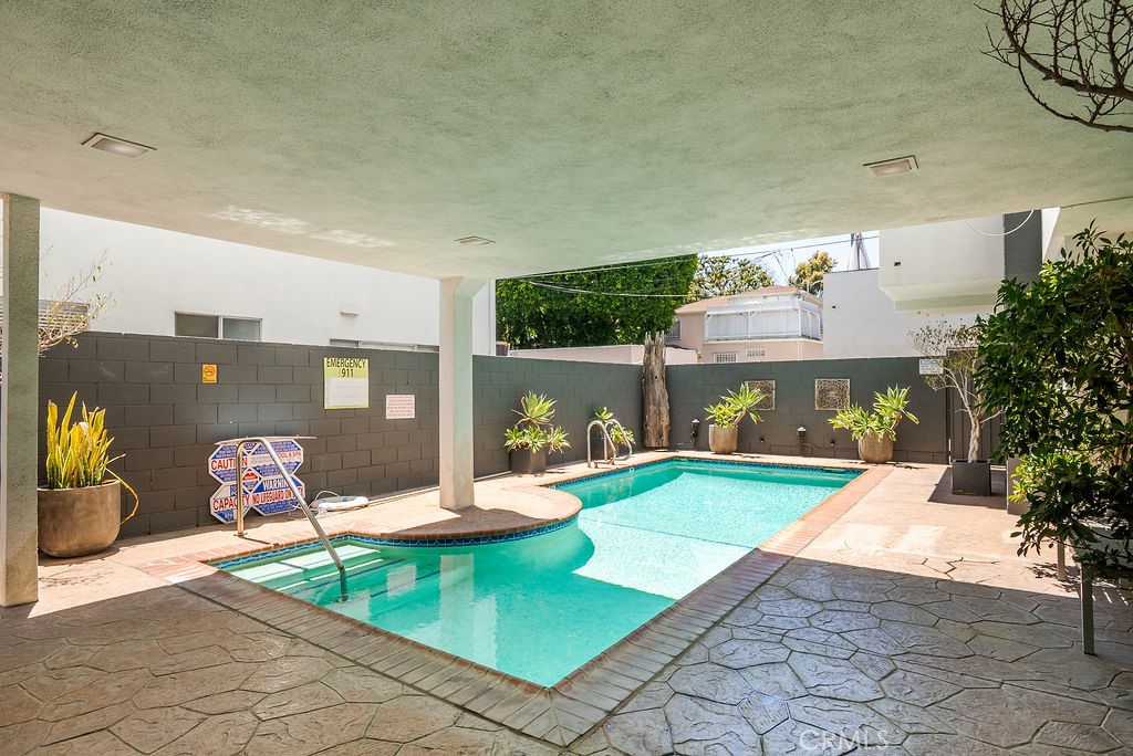 419 N Oakhurst Drive 102