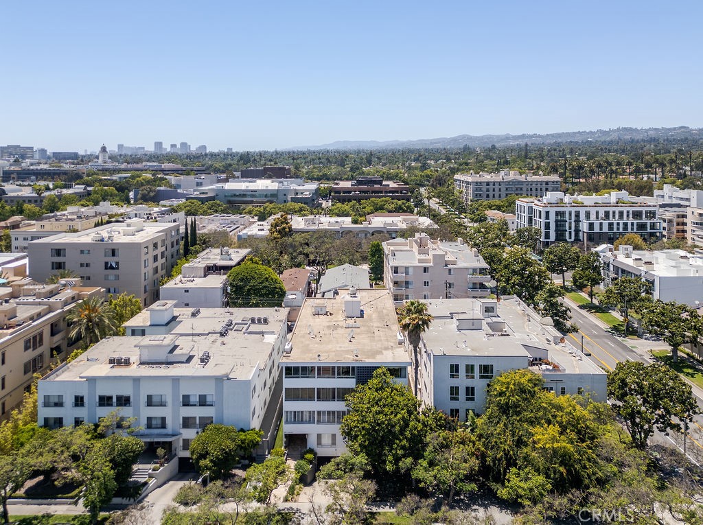 419 N Oakhurst Drive 102