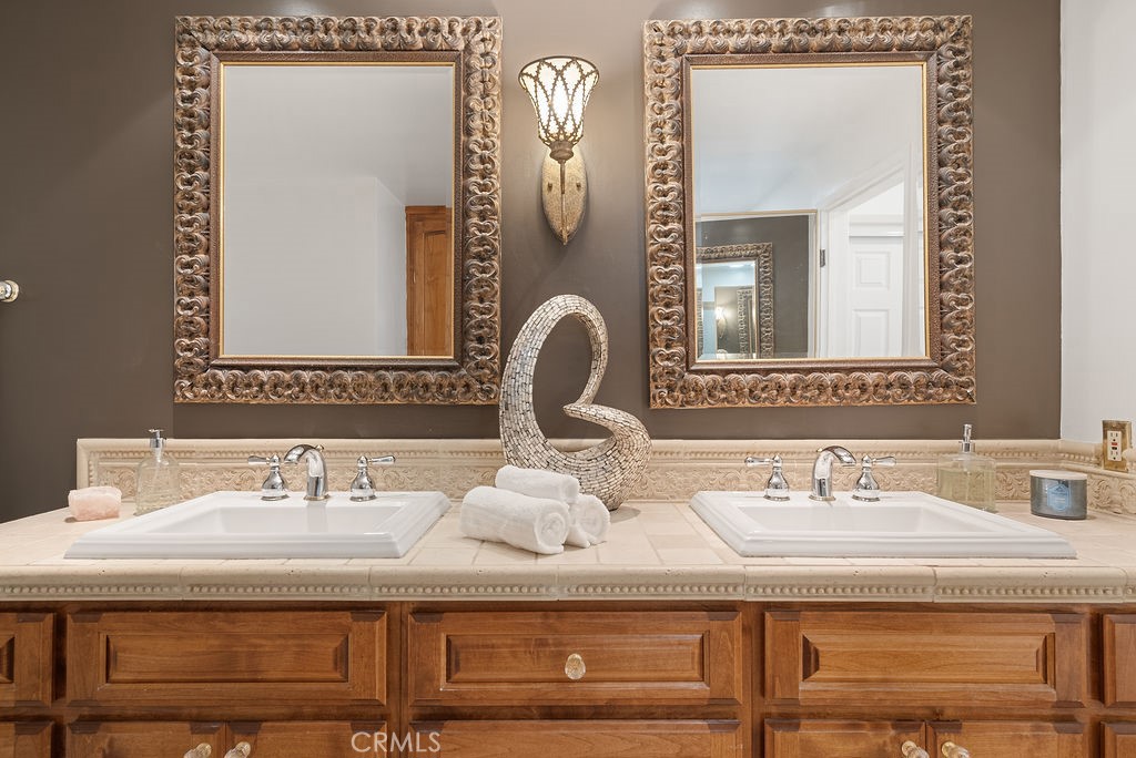 419 N Oakhurst Drive 102