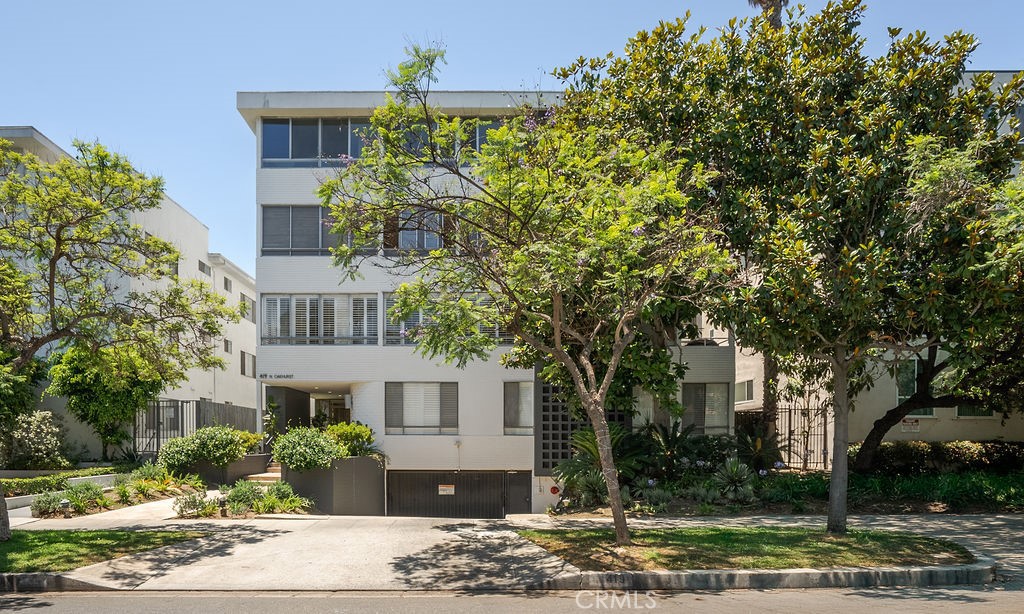 419 N Oakhurst Drive 102