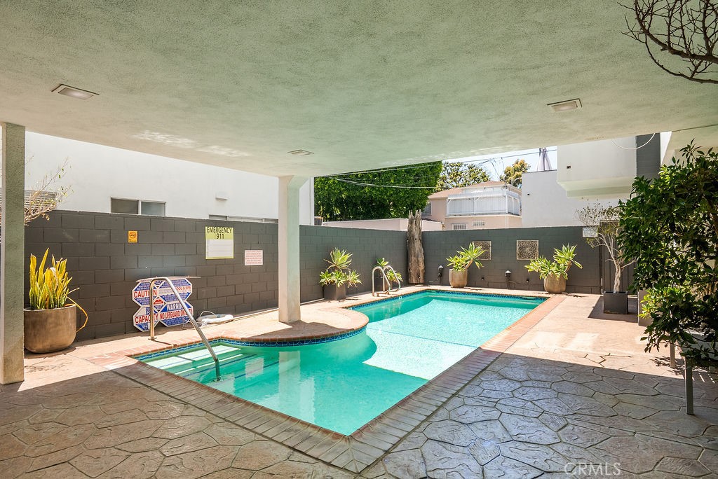 419 N Oakhurst Drive 102