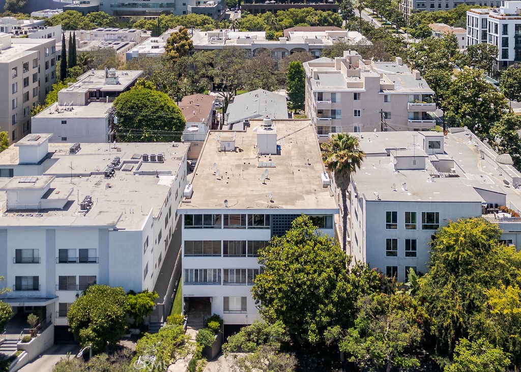 419 N Oakhurst Drive 102