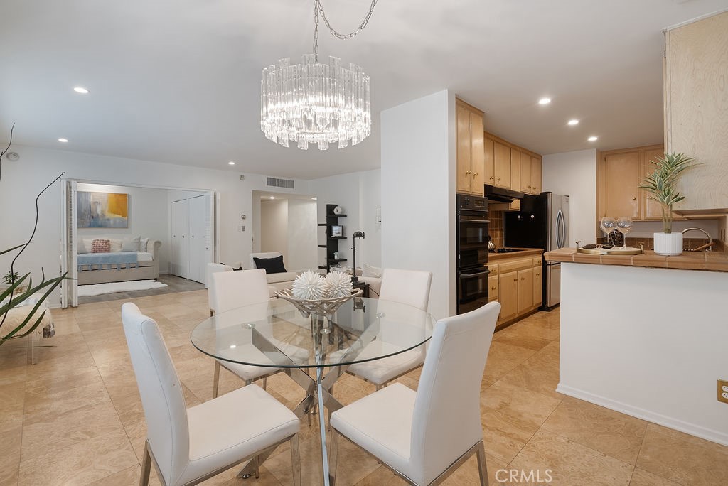 419 N Oakhurst Drive 102