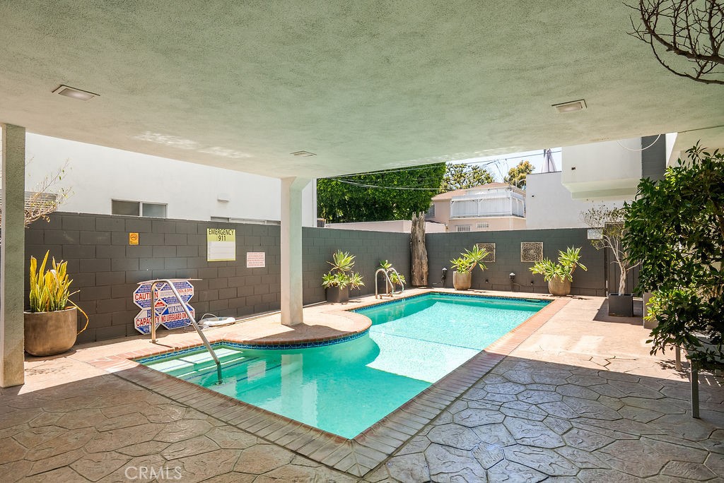 419 N Oakhurst Drive 102