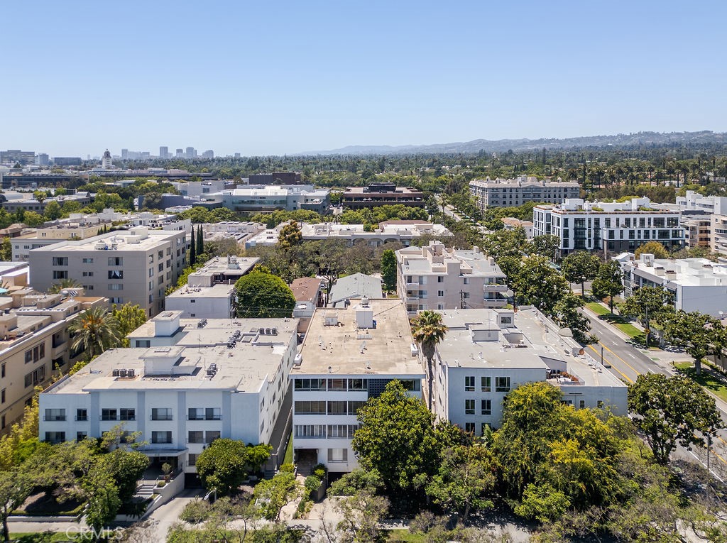 419 N Oakhurst Drive 102