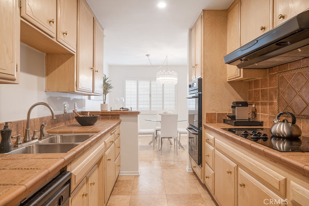 419 N Oakhurst Drive 102