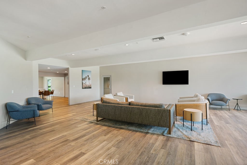 2275 W 25th Street 62