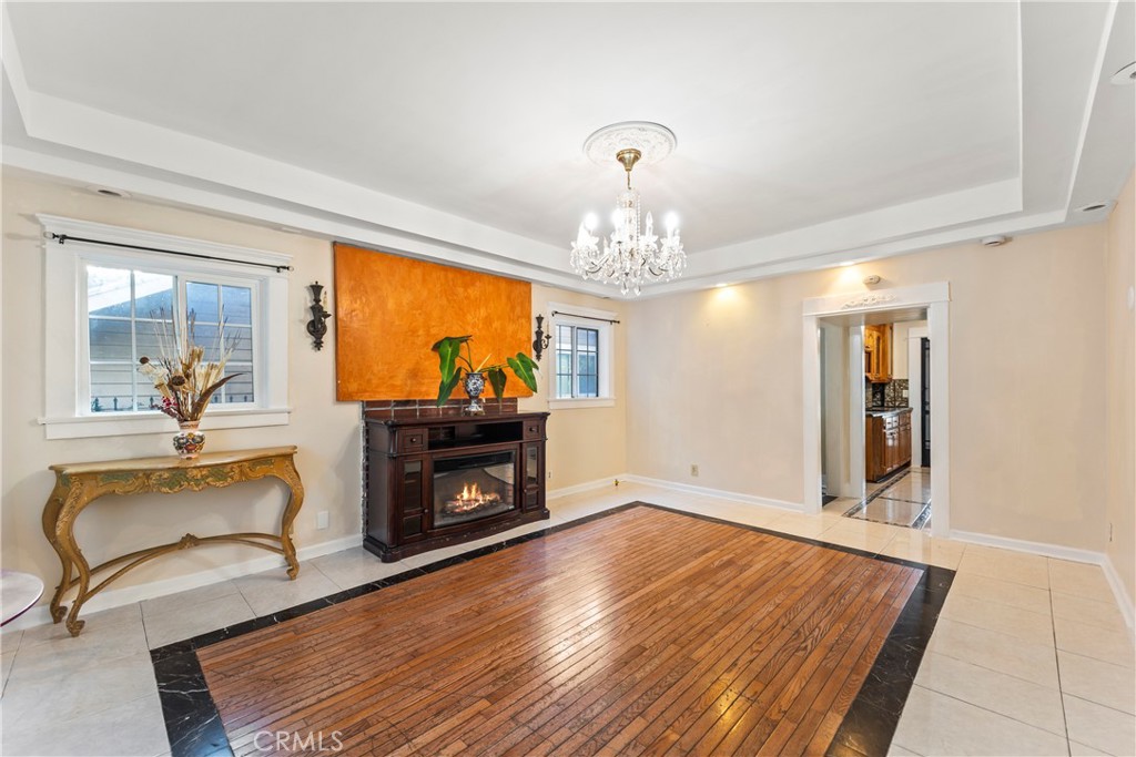 1065 Laguna