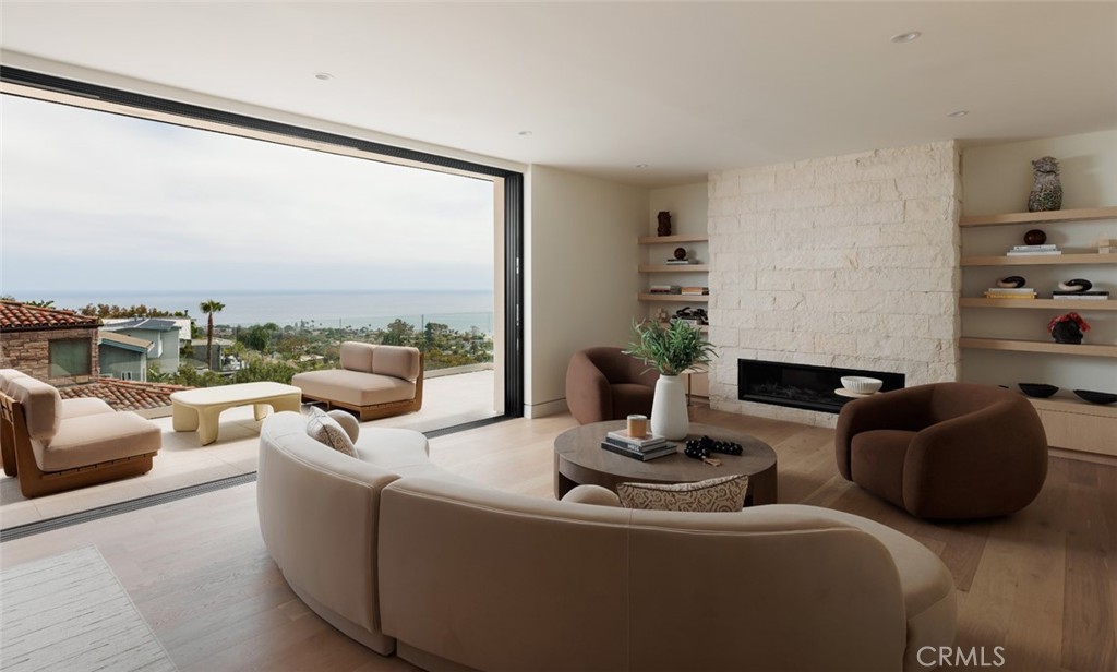 1105 Skyline Drive