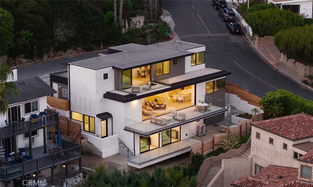 1105 Skyline Drive