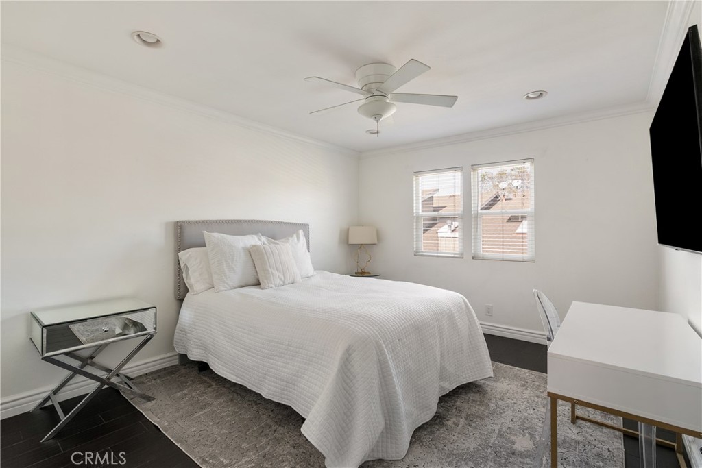 345 University Drive F4