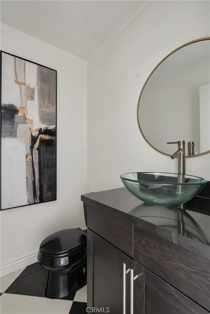 345 University Drive F4