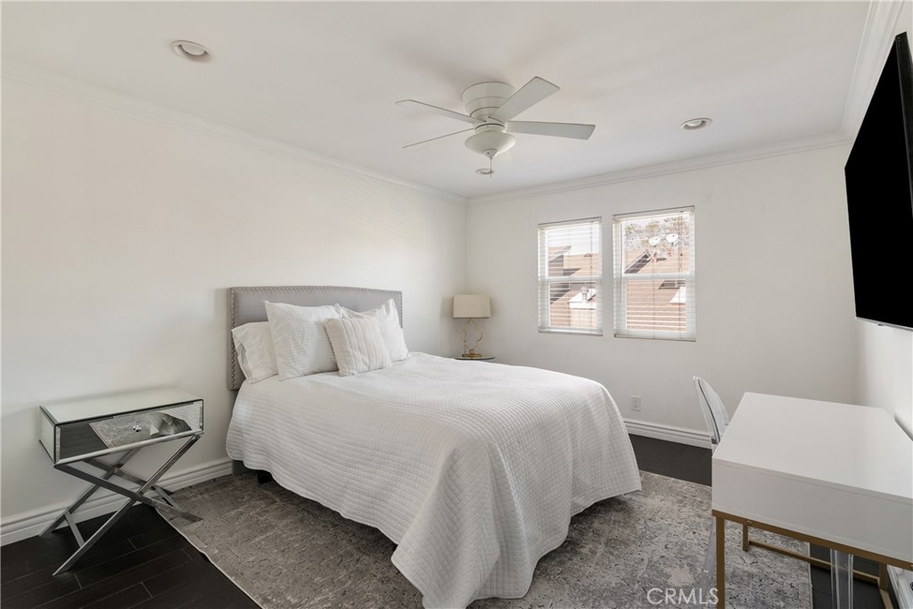 345 University Drive F4