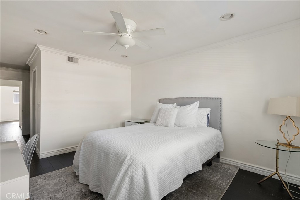 345 University Drive F4