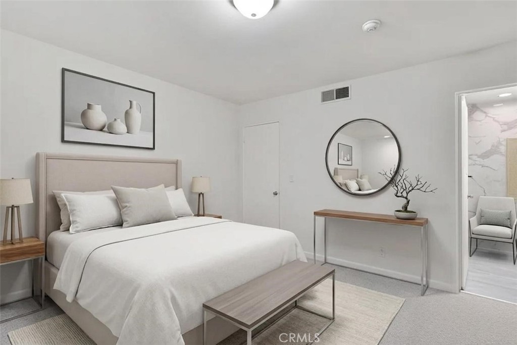 1434 S Point View