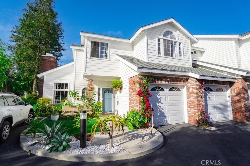 2063 Tustin 6