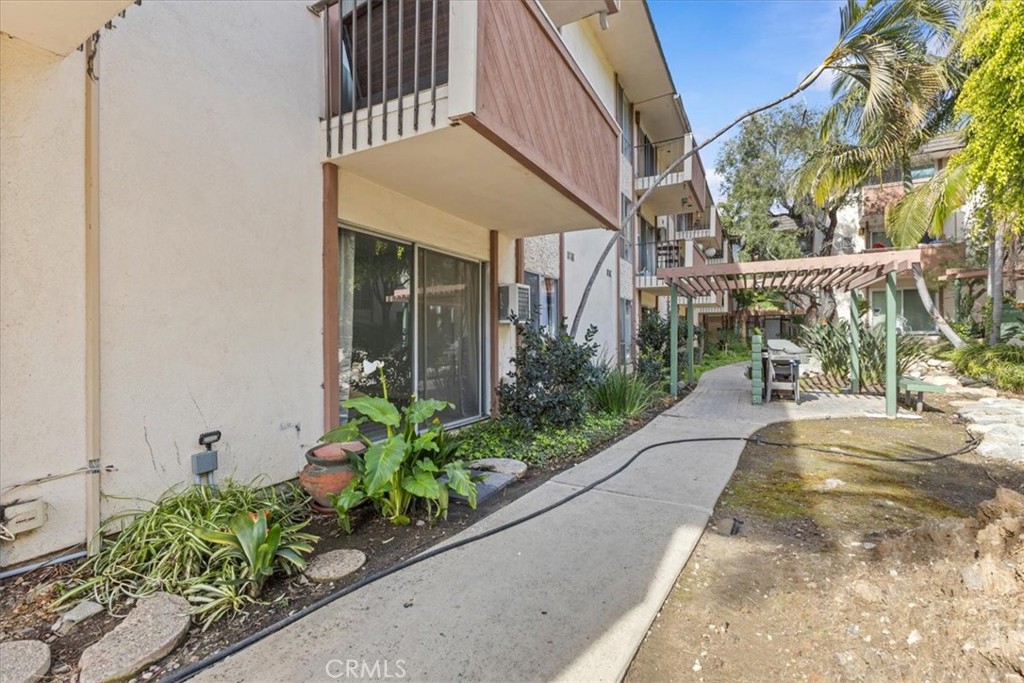 5585 E Pacific Coast Highway 171