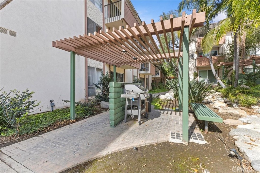 5585 E Pacific Coast Highway 171