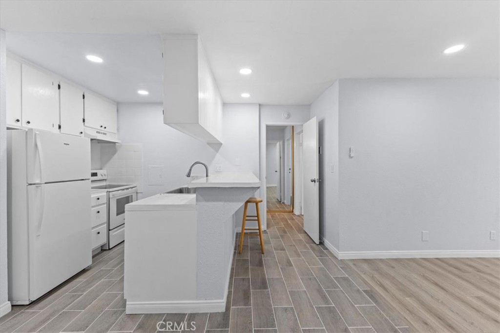 5585 E Pacific Coast Highway 171