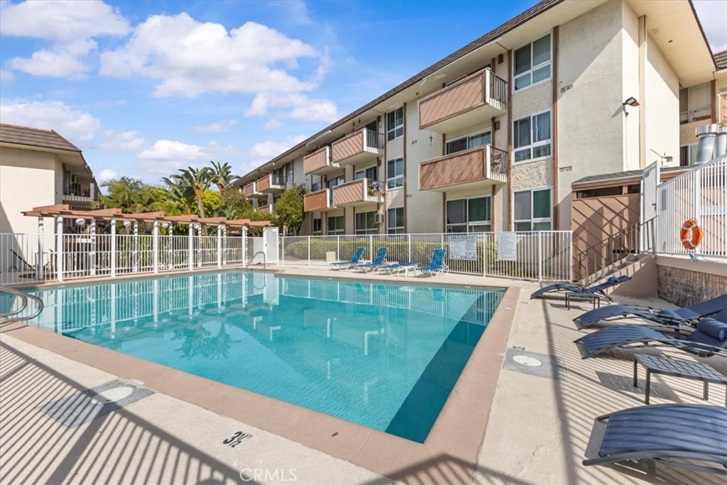 5585 E Pacific Coast Highway 171