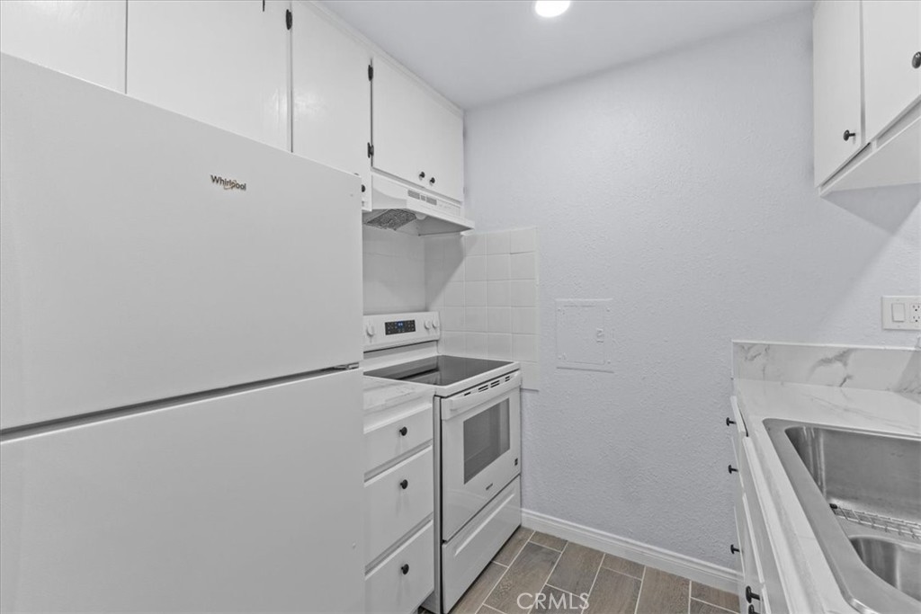 5585 E Pacific Coast Highway 171