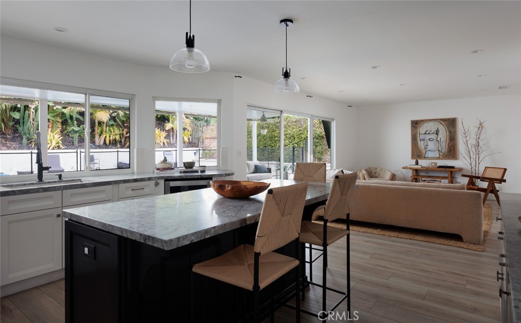 23821 Avenida Columbia