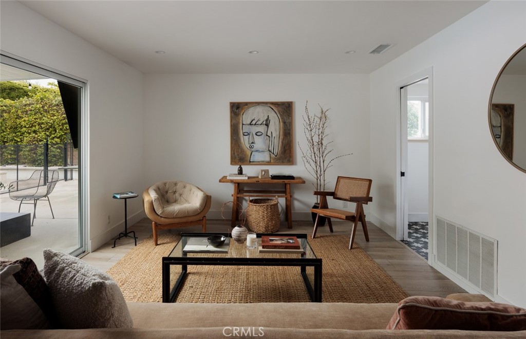 23821 Avenida Columbia