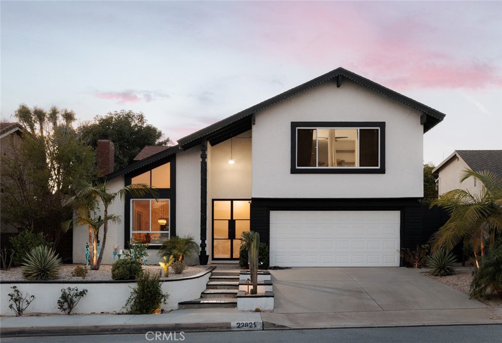 23821 Avenida Columbia