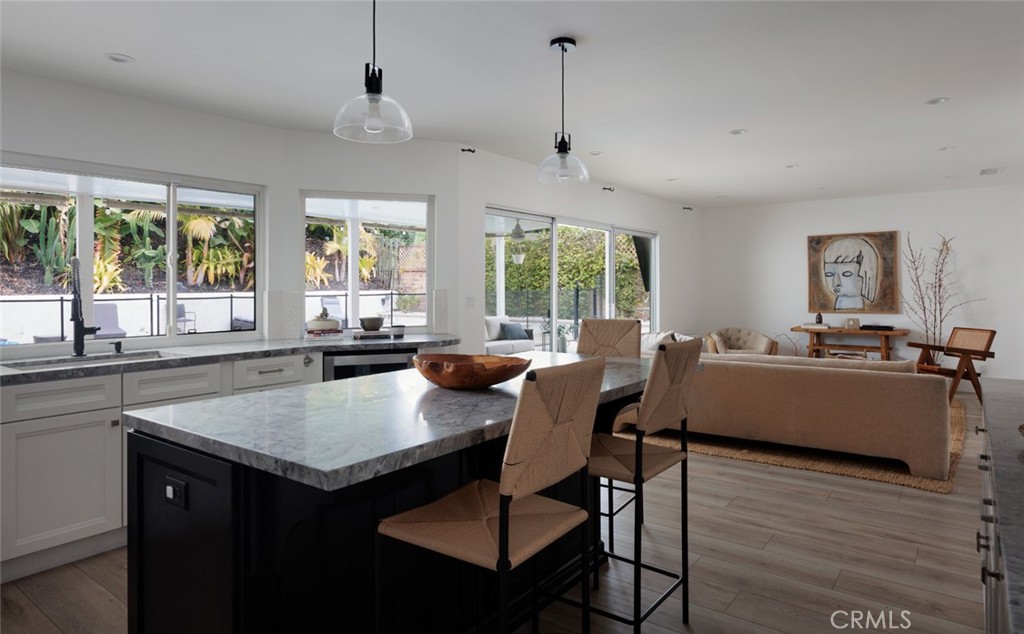 23821 Avenida Columbia