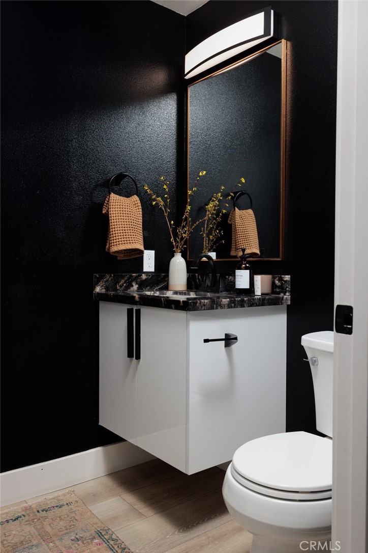 23821 Avenida Columbia