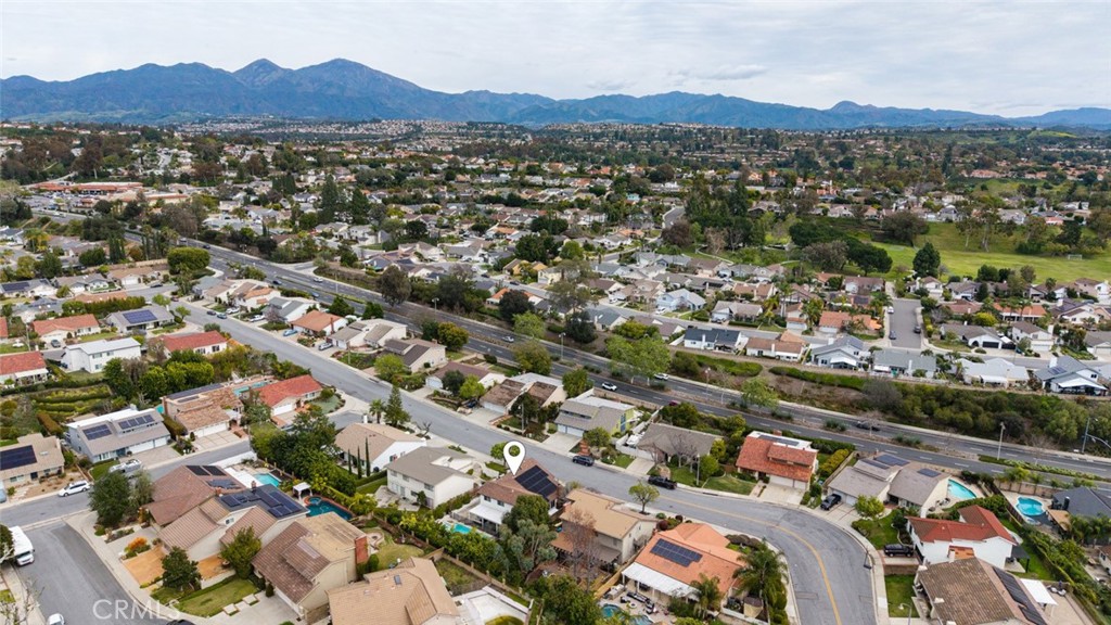 23821 Avenida Columbia