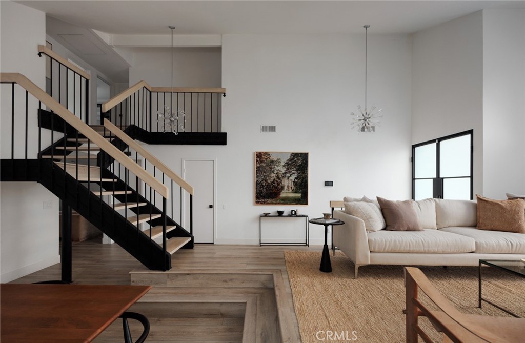 23821 Avenida Columbia