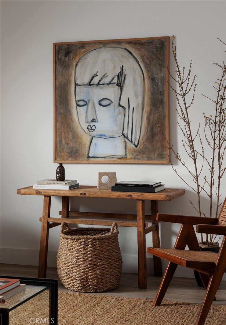 23821 Avenida Columbia