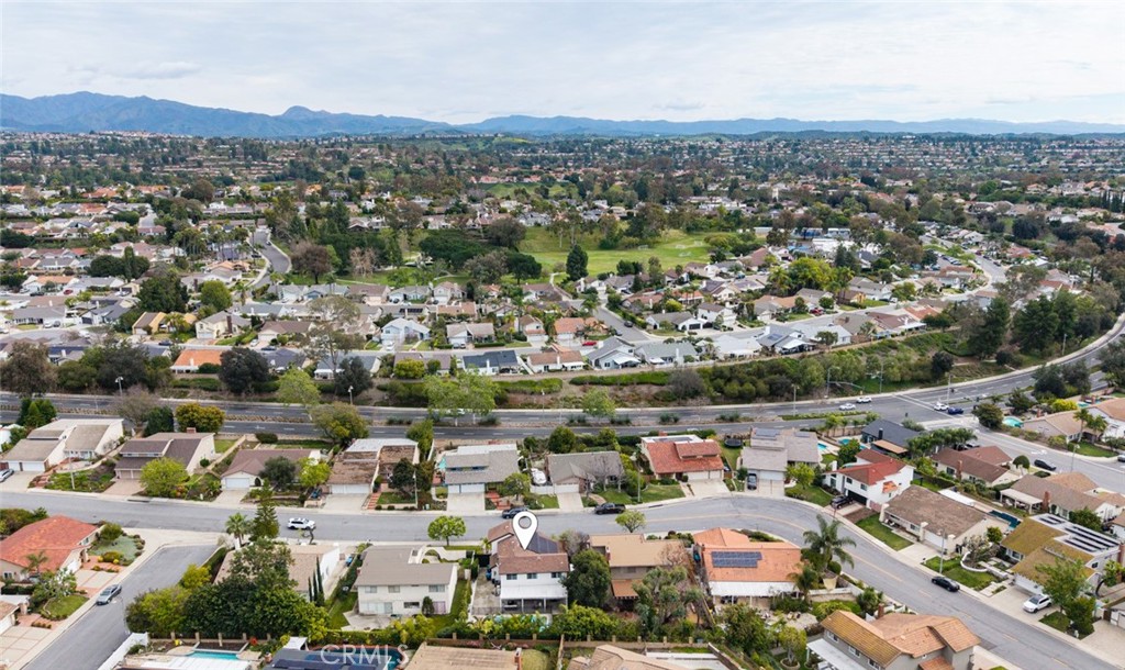 23821 Avenida Columbia