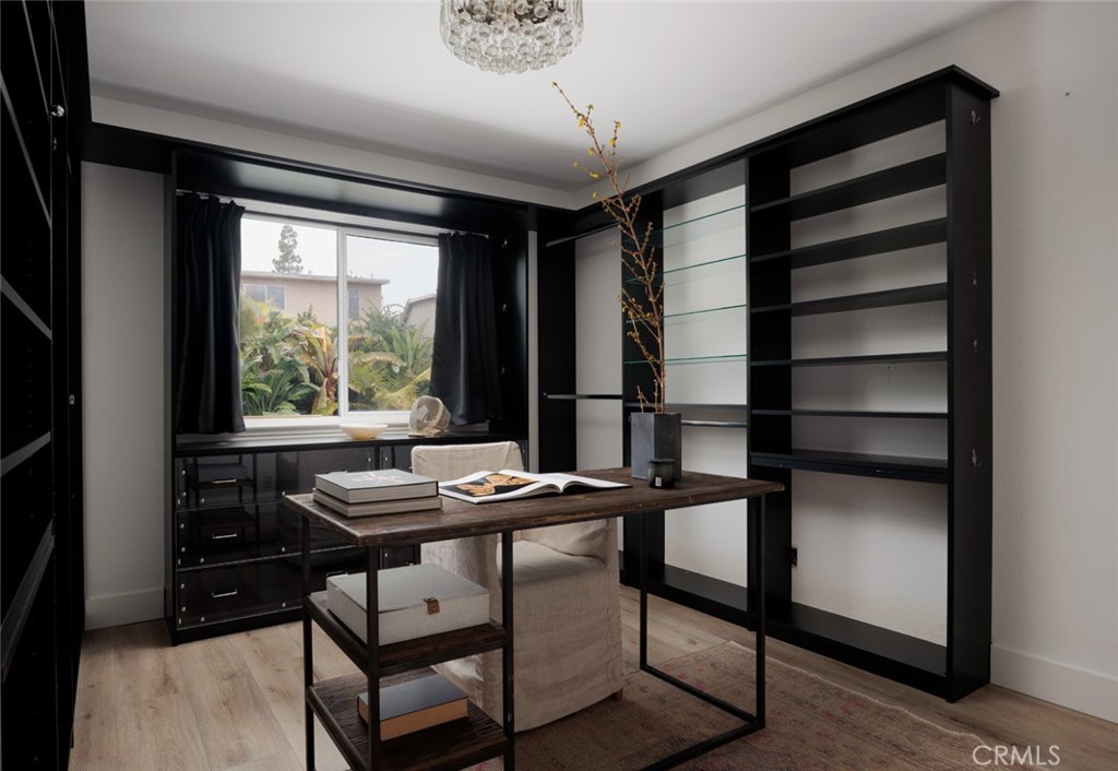 23821 Avenida Columbia