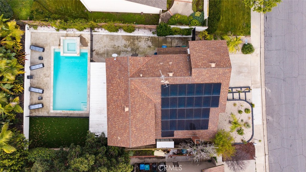 23821 Avenida Columbia