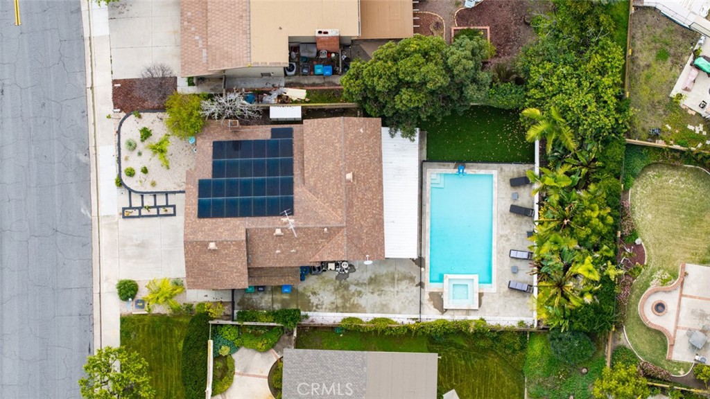 23821 Avenida Columbia