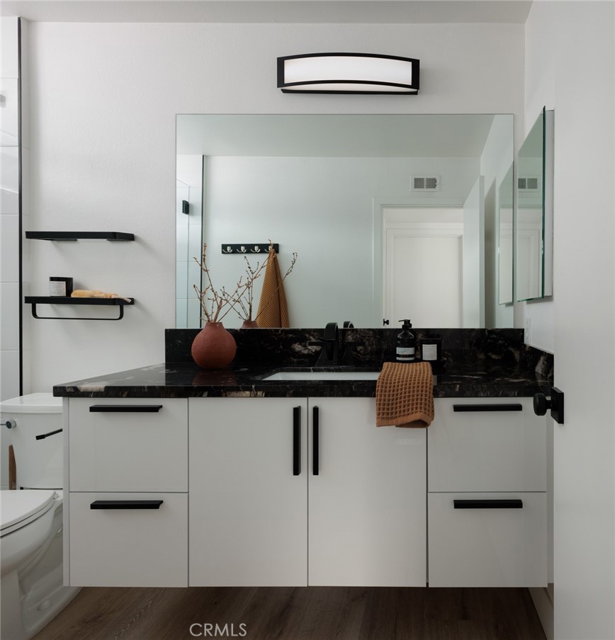 23821 Avenida Columbia