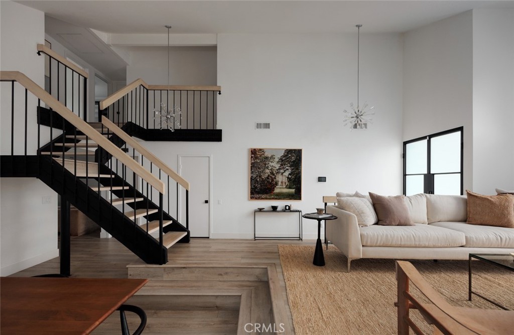 23821 Avenida Columbia