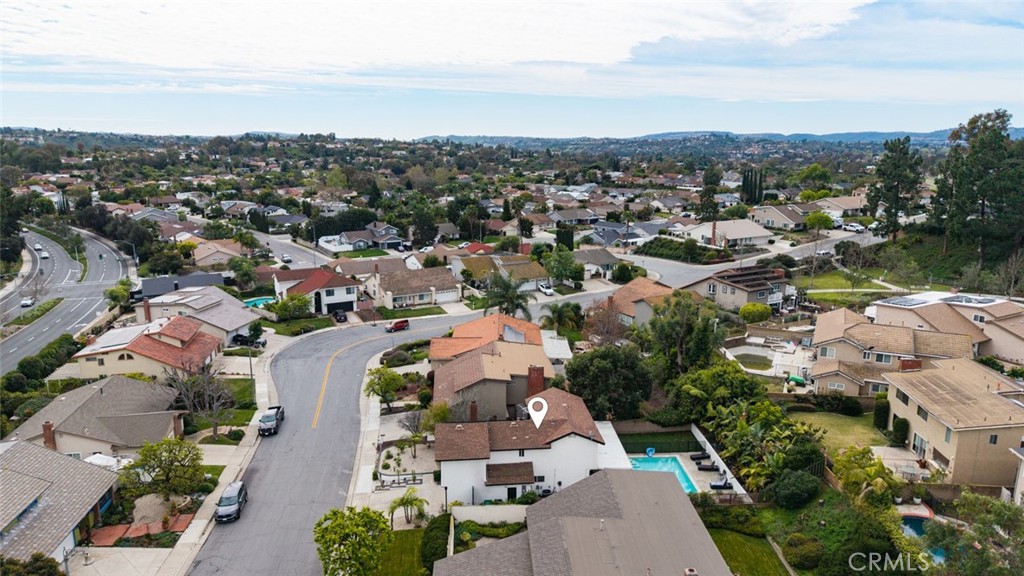 23821 Avenida Columbia