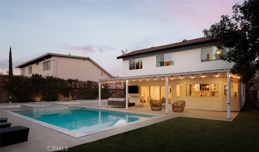 23821 Avenida Columbia