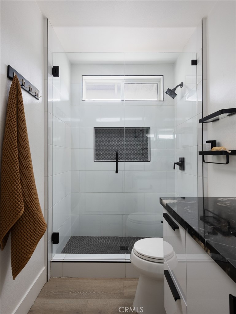 23821 Avenida Columbia