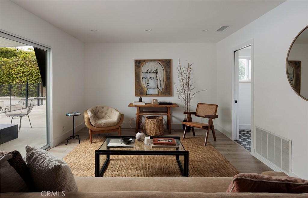 23821 Avenida Columbia