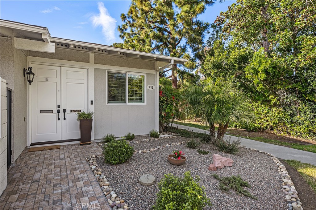 713 Avenida Majorca #B