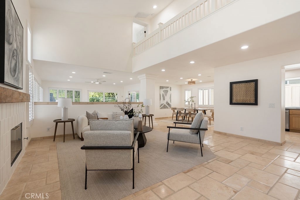 1222 S Silver Star Way