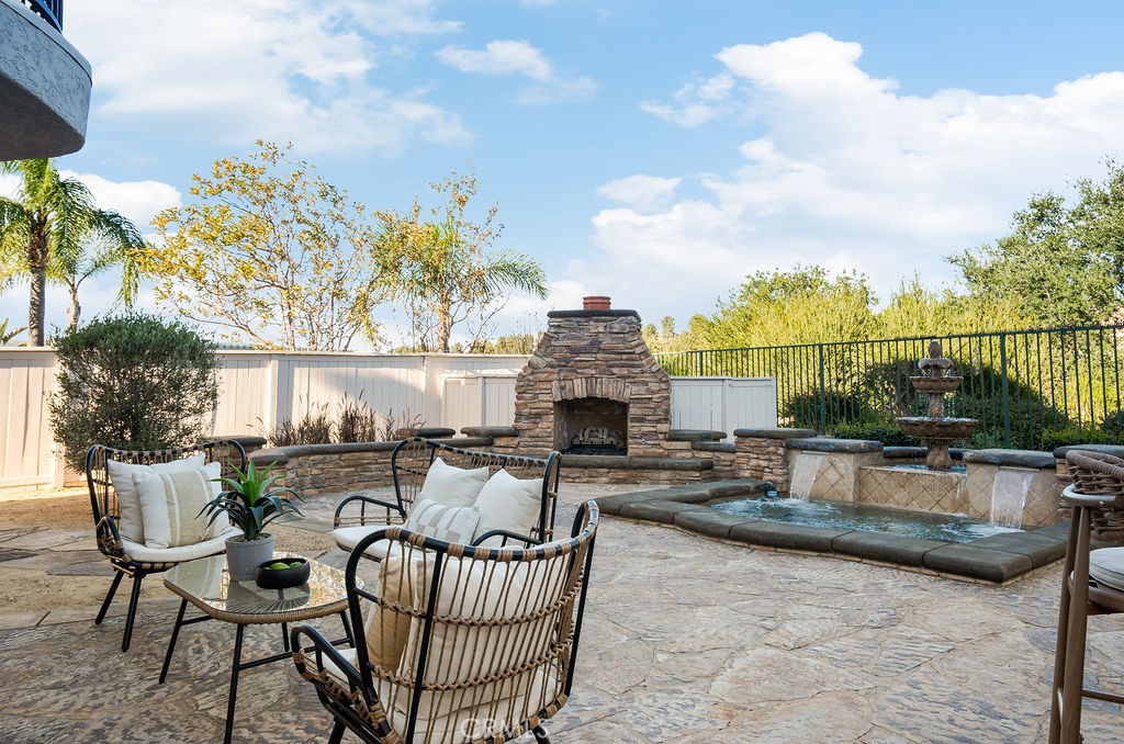 1222 S Silver Star Way