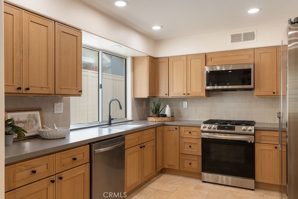 1222 S Silver Star Way